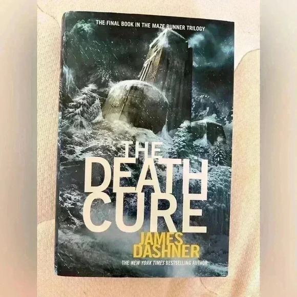 Five Sci Fi/  Dystopian James Dashner Books/Young Adult Fiction - Picture 4 of 6